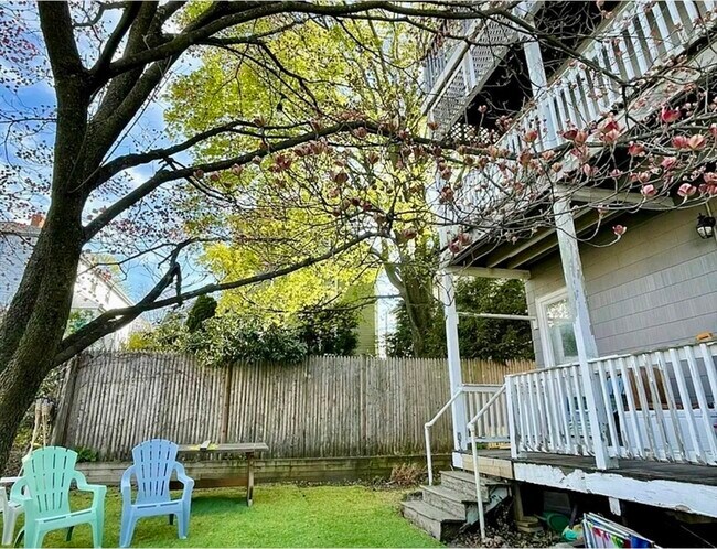 Building Photo - 14 Dow St