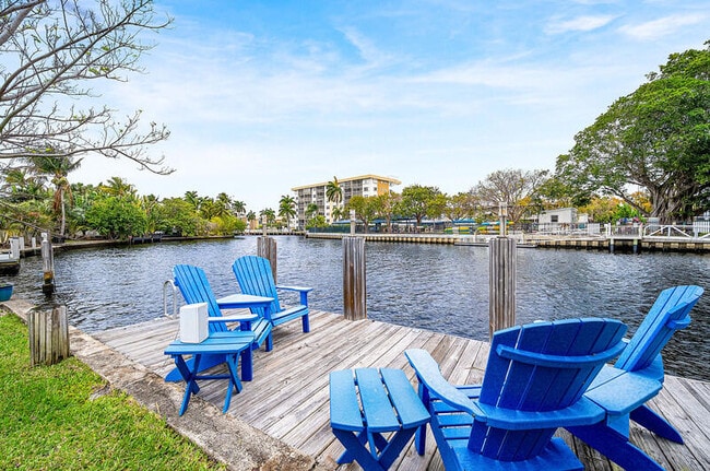 Building Photo - 1733 Coral Gardens Dr