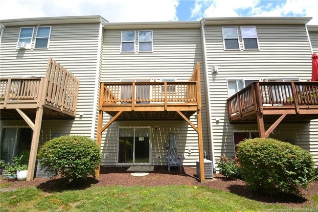 Building Photo - 208 Irving Way