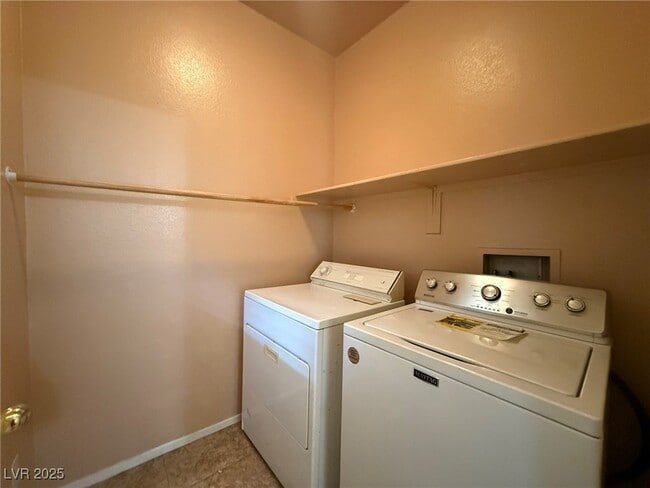 Building Photo - 8781 Parsons Ridge Ave