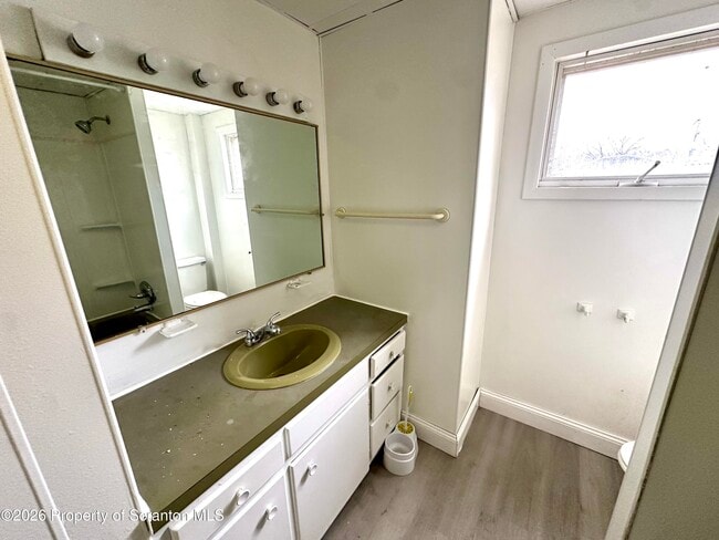 Building Photo - 6 Magnolia Ave