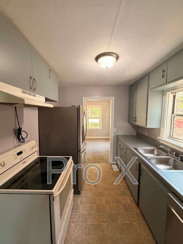 Building Photo - 3414 Oak Ridge Dr