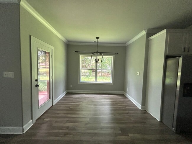 Building Photo - 207 Dawn Dr