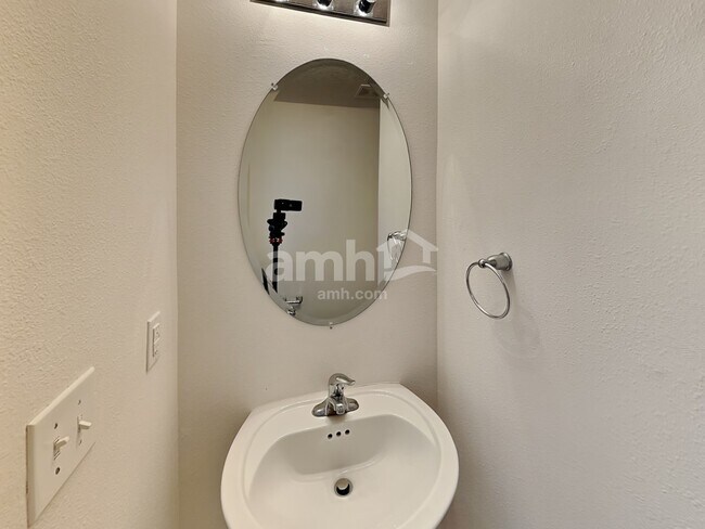 Building Photo - 812 Chatham Walk Dr