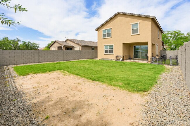 Building Photo - 6815 W Encinas Ln