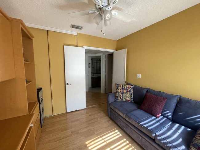 Building Photo - 5415 Verona Dr