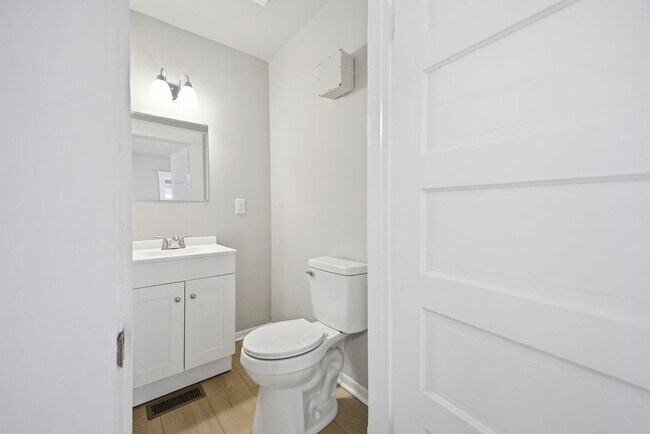 Building Photo - Spacious 4-Bedroom, 1.5-Bath Home with Plenty of Living Space!