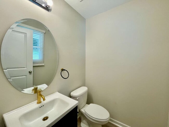 Building Photo - 3-Bedroom Retreat With 2.5 Baths In Fayett...
