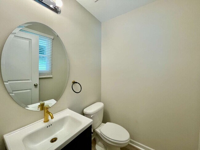 Building Photo - 3-Bedroom Retreat With 2.5 Baths In Fayetteville