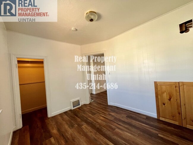 Building Photo - 418 E 100 N