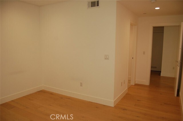 Building Photo - 399 E Del Mar Blvd