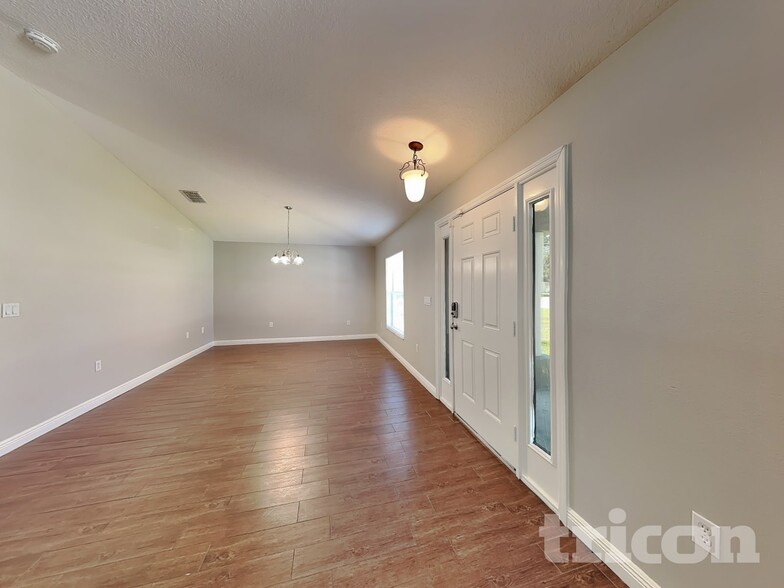 Building Photo - 2020 Nobleton Ave