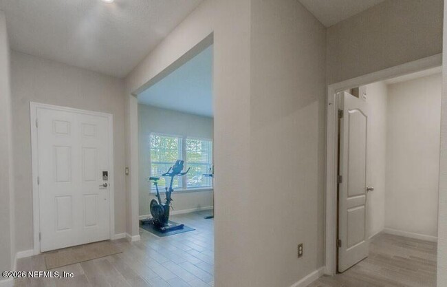 Building Photo - 111 Ash Breeze Cv