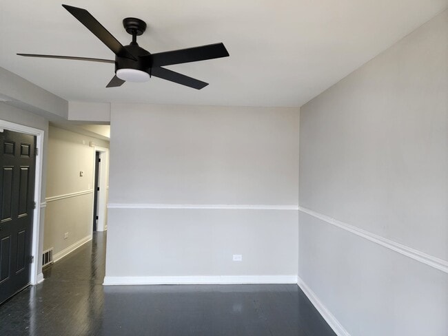 Building Photo - 8010 S Manistee Ave