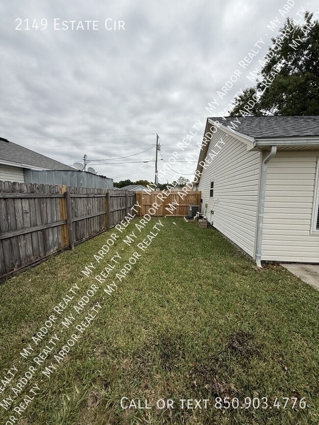 Building Photo - 2149 Estate Cir