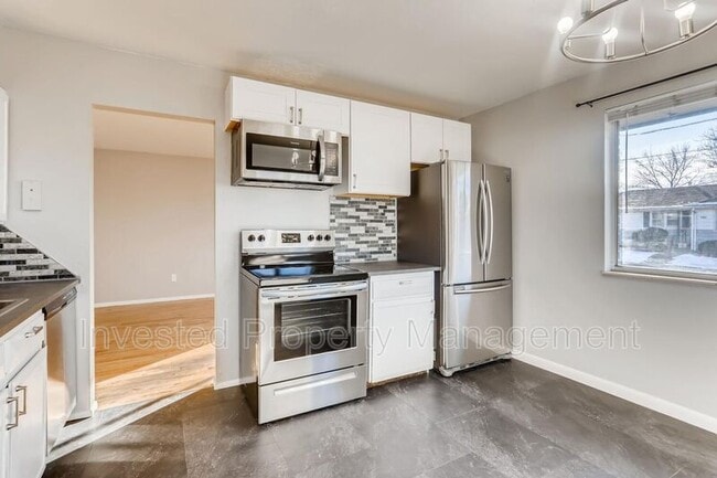 Building Photo - 405 W Bates Ave