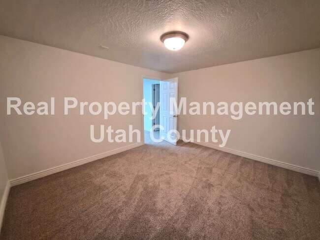 Building Photo - Beautiful Orem Home New Paint and Flooring