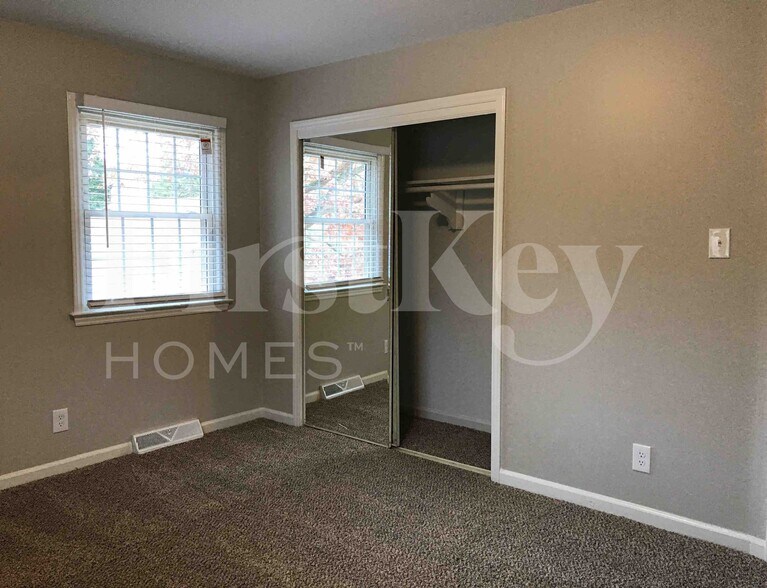 Building Photo - 4114 Farmbrooke Dr