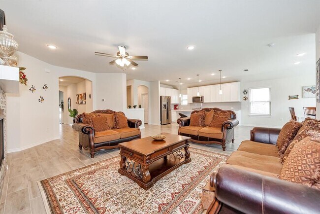 Building Photo - 6915 Twilight Elm Trace