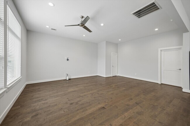 Building Photo - 2310 Langston St