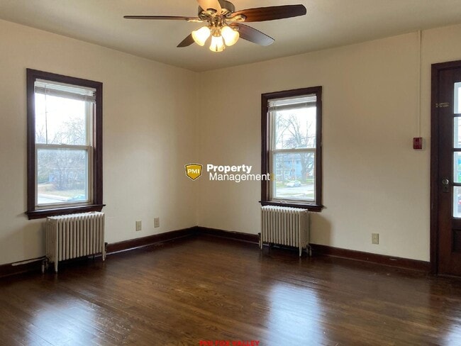 Building Photo - Cozy 2 Bed, 1 Bath Apartment in Appleton, ...
