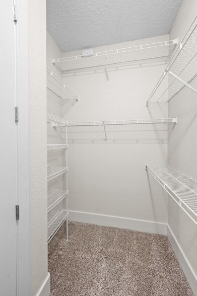 Building Photo - 2600 Hillsboro Pike