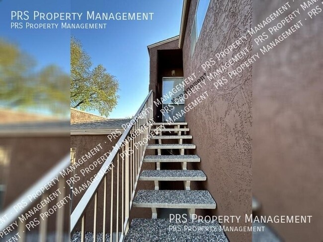 Building Photo - 2652 E Oakleaf Dr