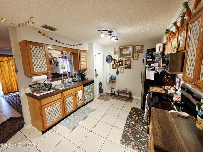 Building Photo - 5671 Ellis Trace Dr