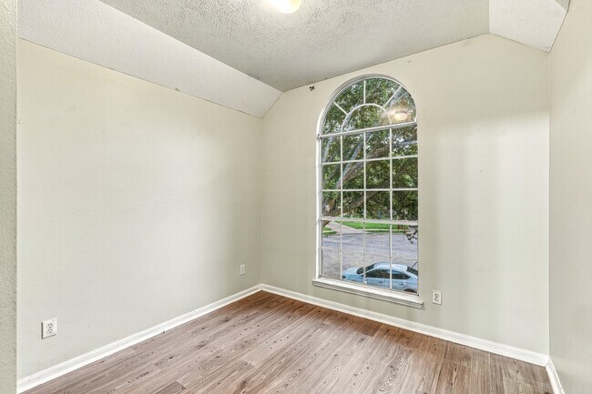 Building Photo - 1307 S Sandpiper Ct