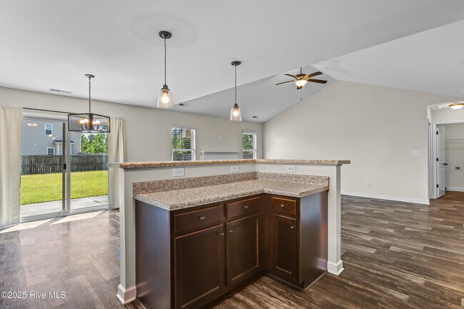 Building Photo - 120 Prospect Dr