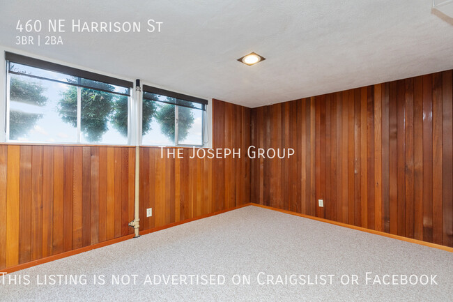 Building Photo - Mid-Century Modern 3 bed with panoramic wa...