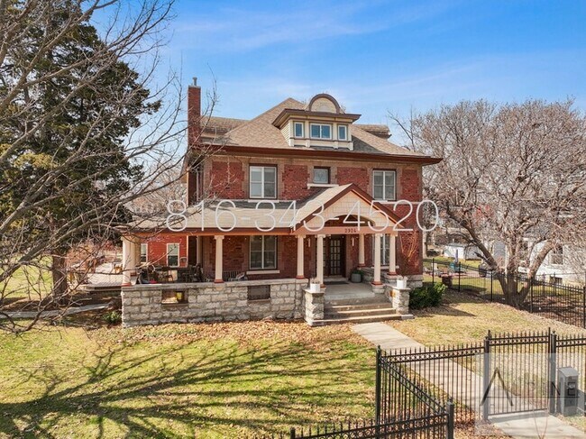 Building Photo - Indoor Pool! FULLY Furnished Short or Mid Term Rental