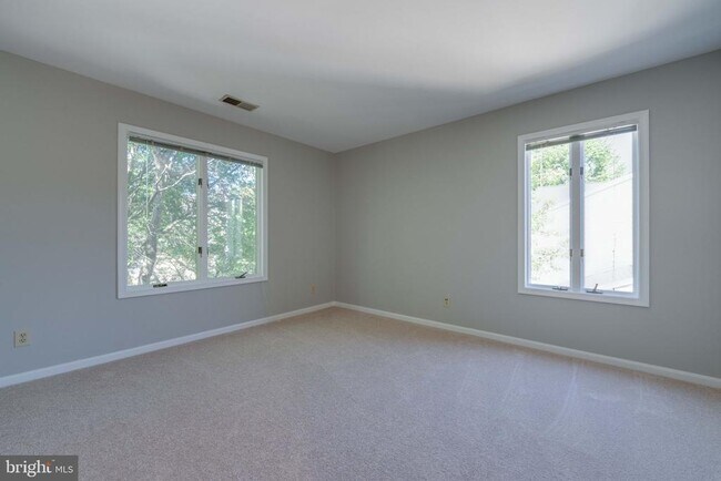 Building Photo - 4710 Old Dominion Dr