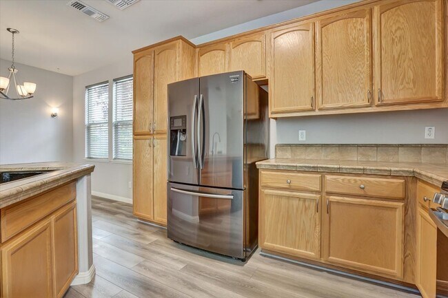 Building Photo - 683 Courtyards Loop