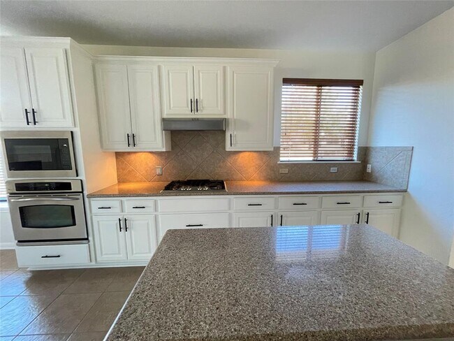 Building Photo - 15801 Belfin Dr
