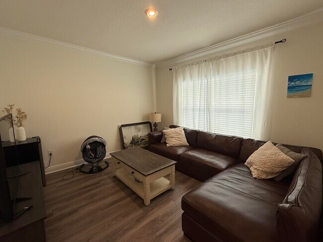 Building Photo - 18 W Sky Wy