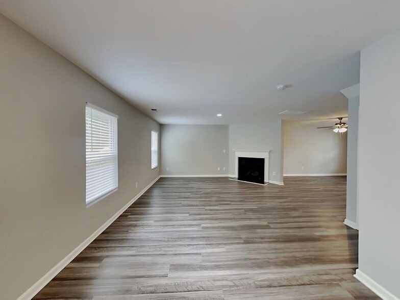 Building Photo - 2546 Buckleigh Dr