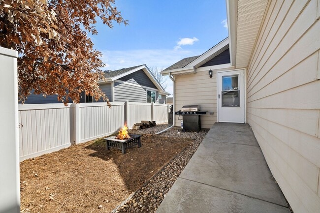 Building Photo - Charming 4-Bedroom Ranch with Low-Maintena...
