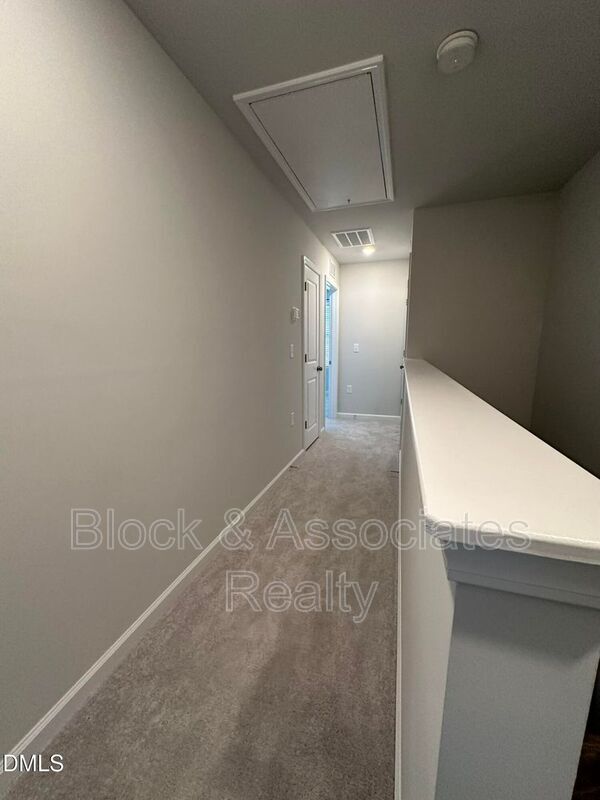 Building Photo - 608 Gimari Dr