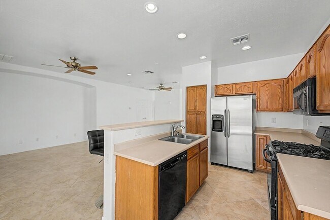 Building Photo - 15235 W Windward Ave