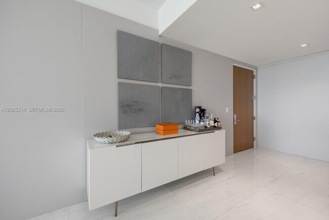Building Photo - 10203 Collins Ave