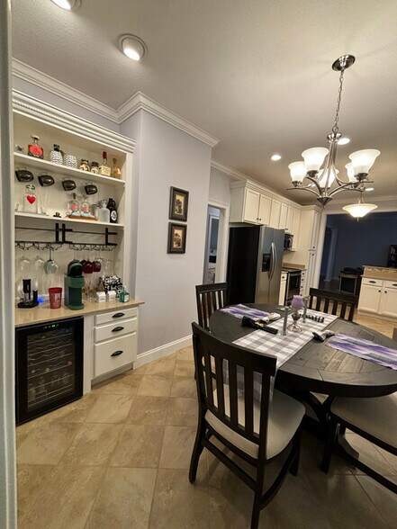 Building Photo - 613 Davis Acres Dr