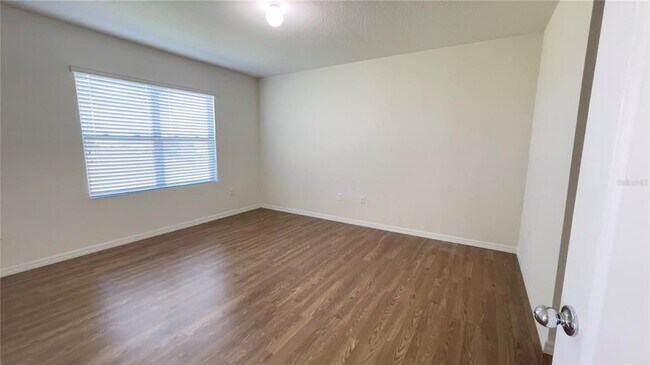 Building Photo - 424 Nova Dr