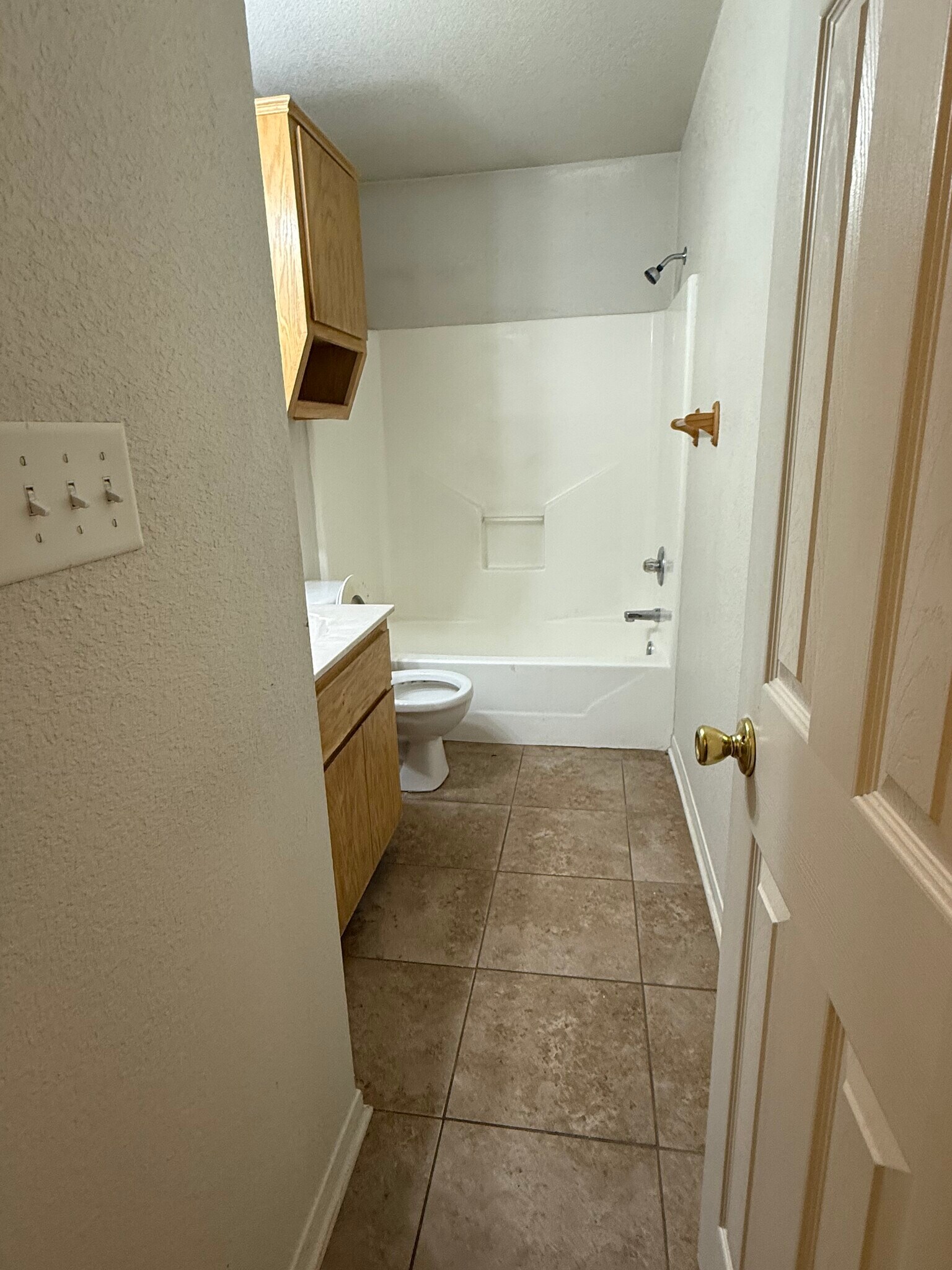 Common Restroom - 3806 Uvalde Dr