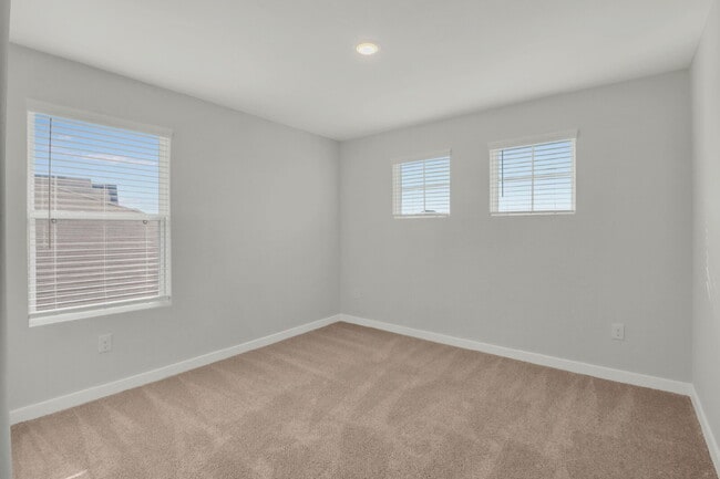 Building Photo - 8730 Thyme Mdw