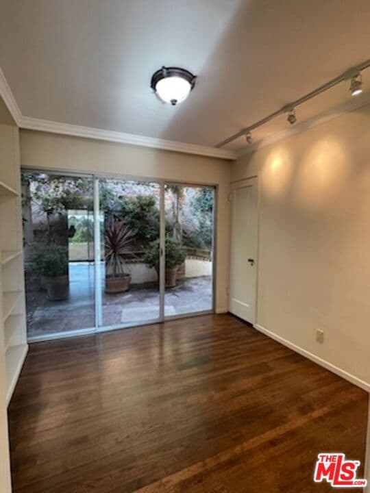 Building Photo - 8967 St Ives Dr