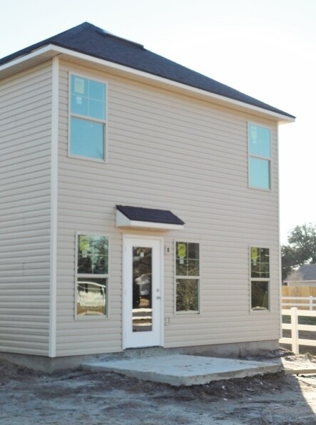 Building Photo - 4668 Sara Rd