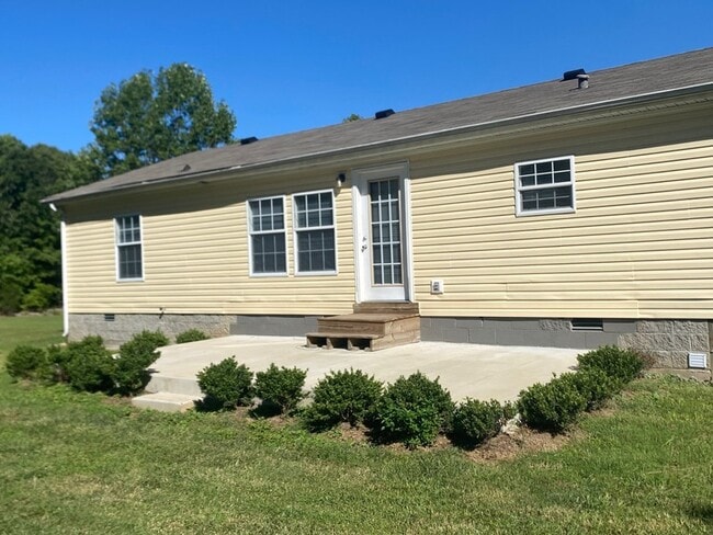 Building Photo - 393 Loggins Rd