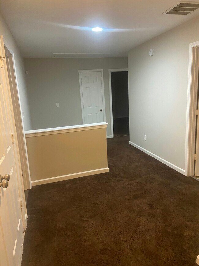 Building Photo - 7092 Walton Hl