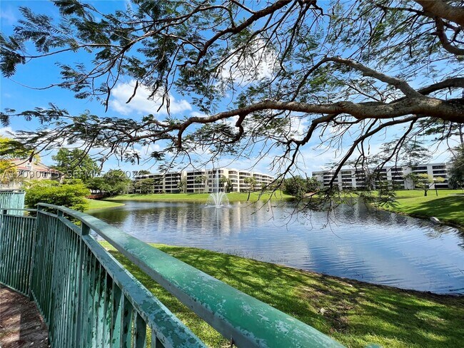 Building Photo - 1760 Palm Cove Blvd